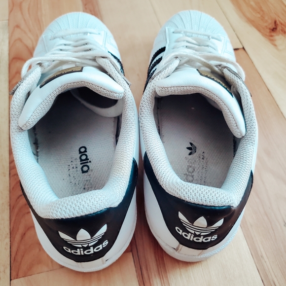 Adidas Superstar shoes - Picture 7 of 10